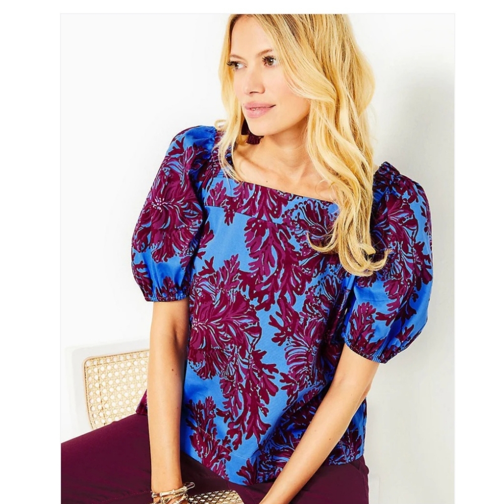 NWT Lilly Pulitzer Torrey Short Sleeve Stretch Top.  Size 6